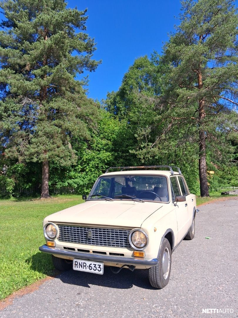Lada 1200