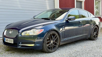Jaguar XF 3,0 D Premium Luxury 2010, kuva 2/10