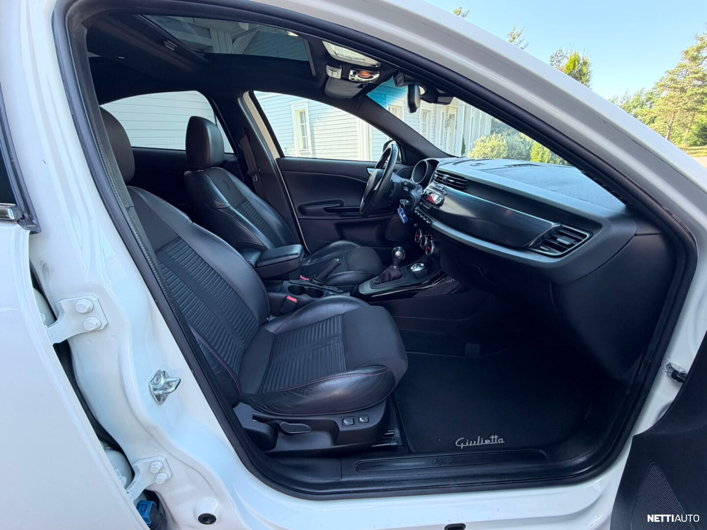 Alfa Romeo Giulietta 2011, kuva 8/8