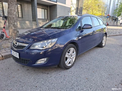Opel Astra 2011, kuva 4/5