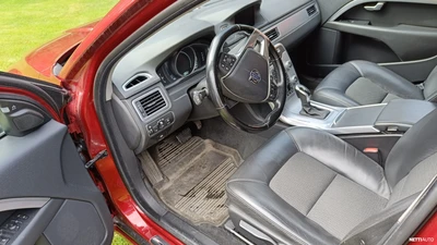 Volvo V70 D4 Momentum aut 2015, kuva 7/8
