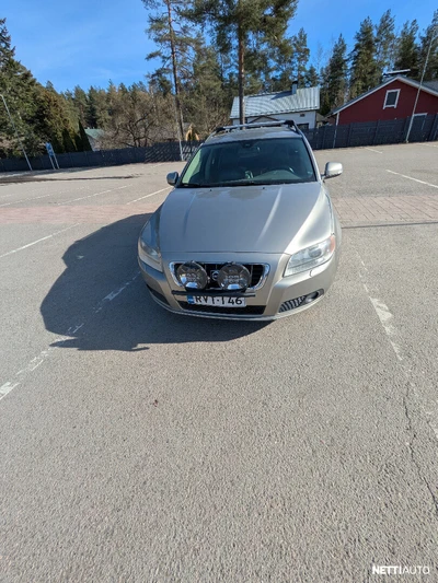 Volvo V70 2,4D Momentum aut 2009, kuva 1/12