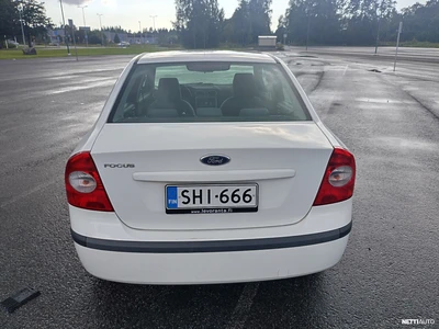 Ford Focus 2005, photo 4/15