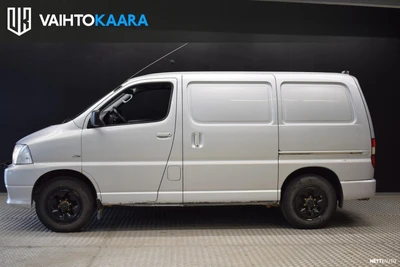Toyota Hiace 2007, photo 3/27
