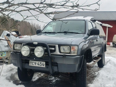 Toyota Hilux 2000, photo 1/8
