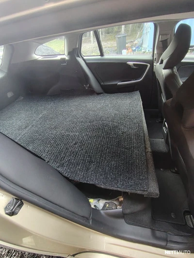 Volvo V60 D3 Momentum Business aut 2011, kuva 8/8