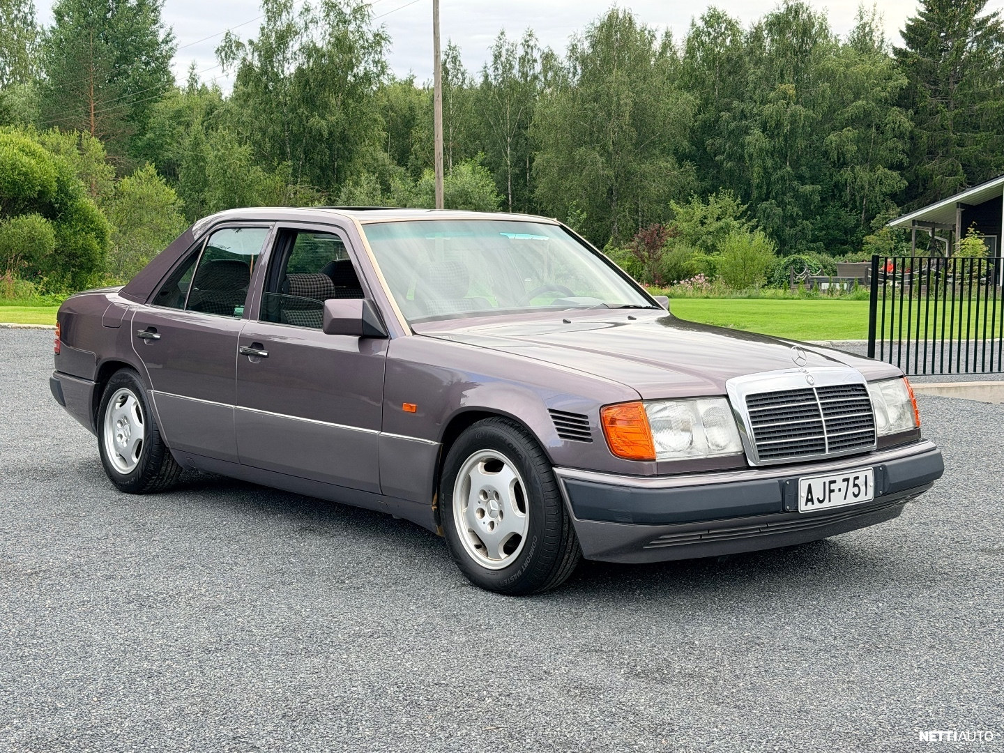 Mercedes-Benz 300