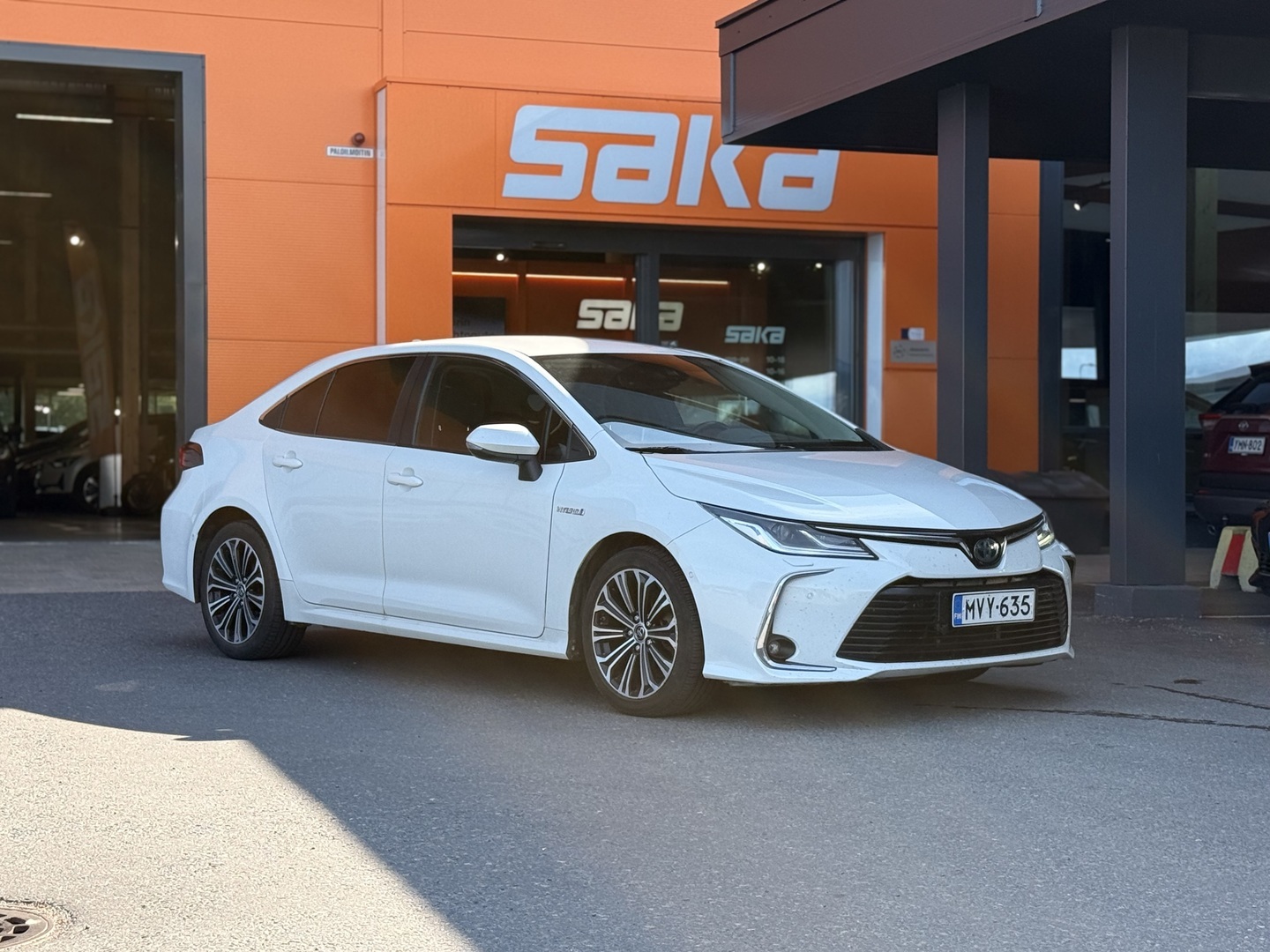 Toyota Corolla Sedan 1,8 Hybrid Style
