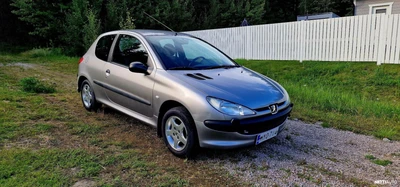 Peugeot 206 2001, kuva 1/11