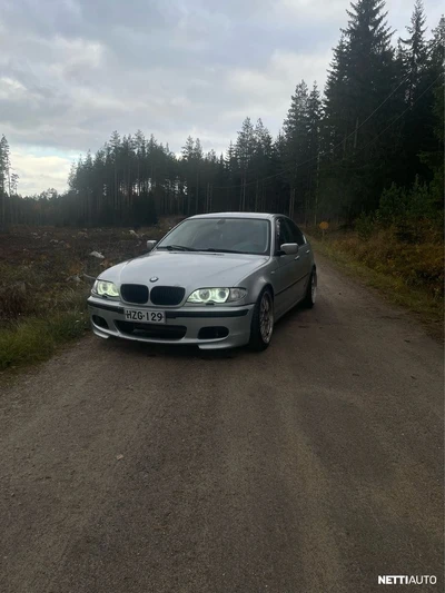 BMW 320 iA 2,2 4d 2001, photo 1/8