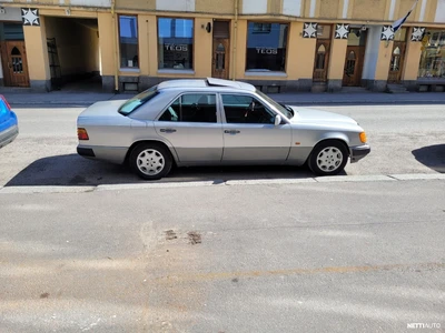 Mercedes-Benz 250 W124 250D 1990, photo 2/11