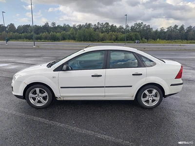 Ford Focus 2005, photo 2/15