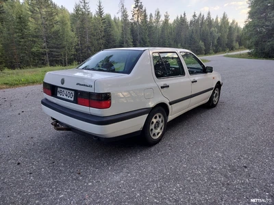 Volkswagen Vento 1996, photo 5/10
