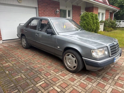 Mercedes-Benz 124 1988, kuva 4/6