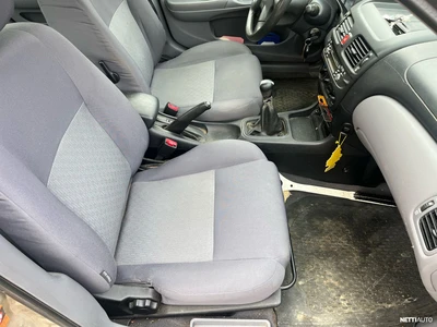 Nissan Almera 1,5 Cool 4-ov. 2004, kuva 4/10