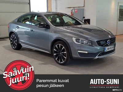 Volvo S60 Cross Country 2016, photo 1/15