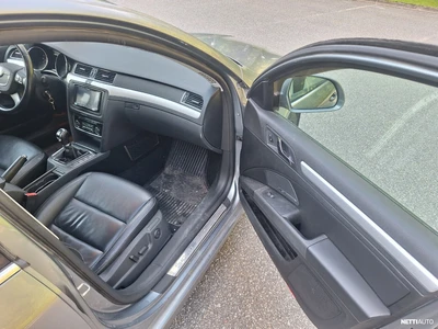 Skoda Superb 2010, photo 6/18