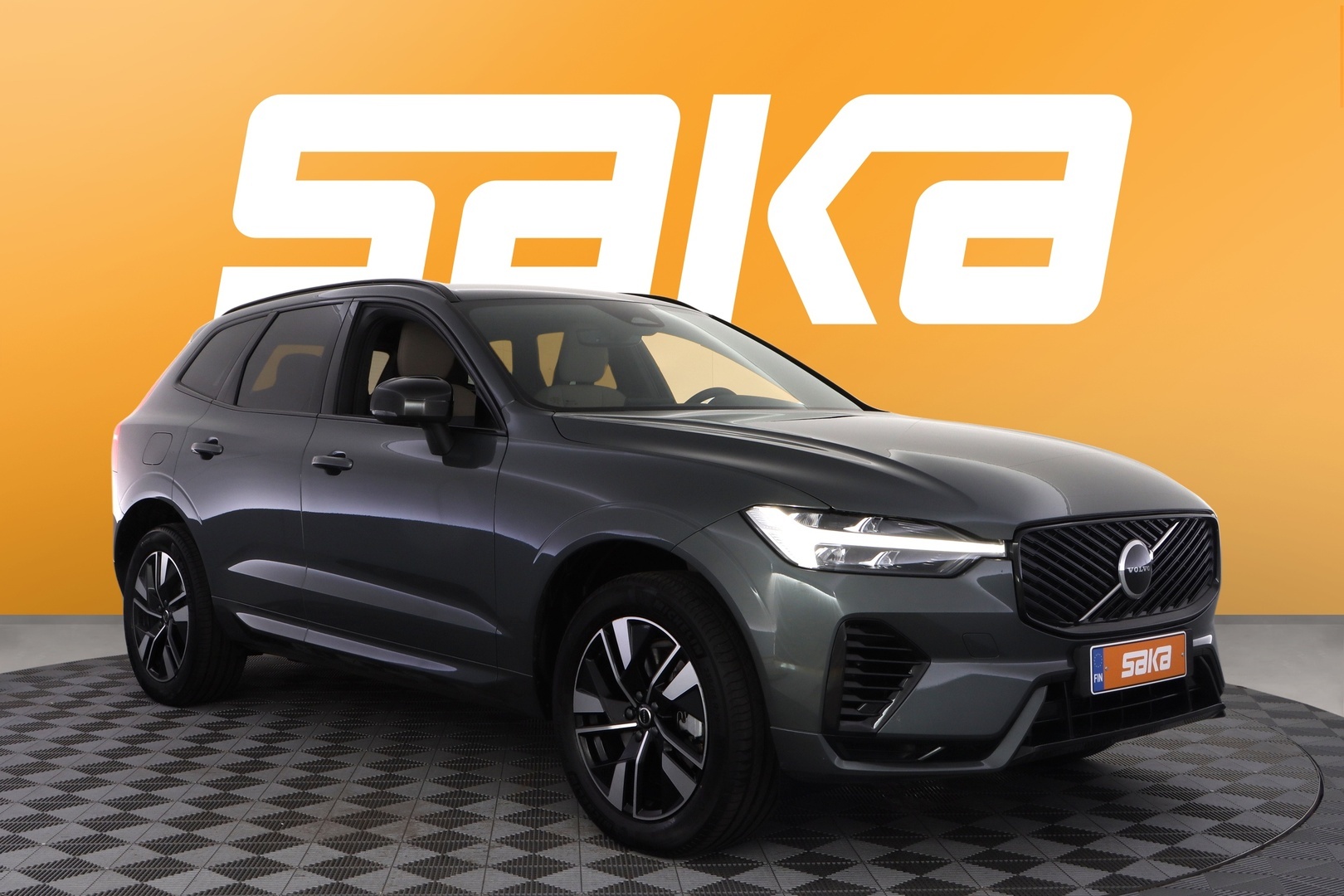 Volvo XC60 T6 AWD Long Range Plus Dark
