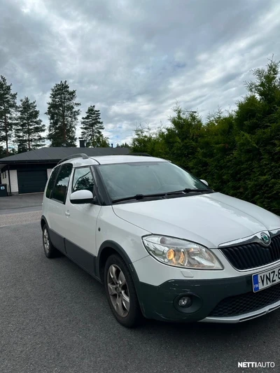Skoda Roomster 1,2 TSI 85 Experience 2013, photo 2/14