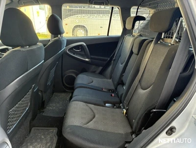 Toyota RAV4 2,0 VVT-i 4WD 2006, kuva 6/19