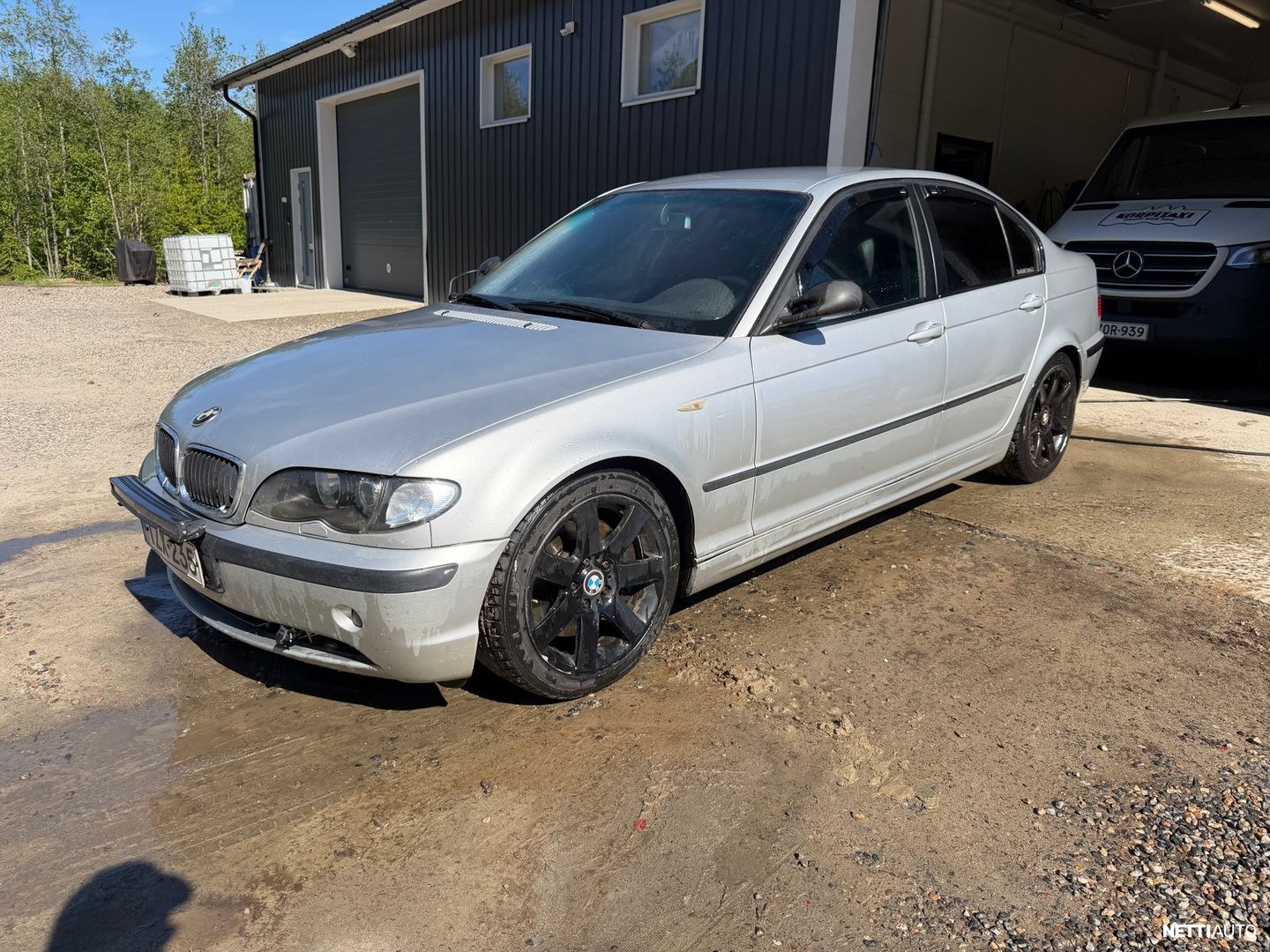 BMW 330