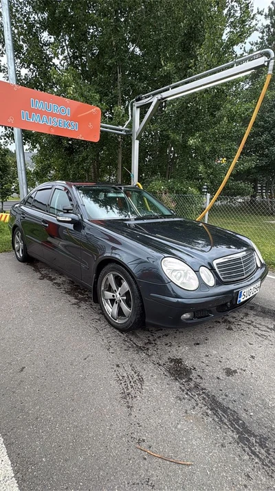 Mercedes-Benz E 200 2005, kuva 1/11