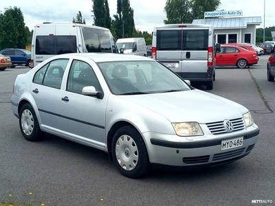 Volkswagen Bora 1.6 Bensa 105hv 4-ov. 2001, kuva 2/20