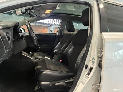 Toyota Auris 2014, kuva 7/9