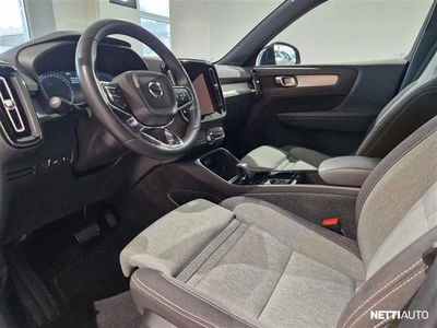 Volvo XC40 2023, photo 6/27