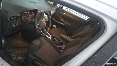 Opel Crossland X 2017, kuva 7/13