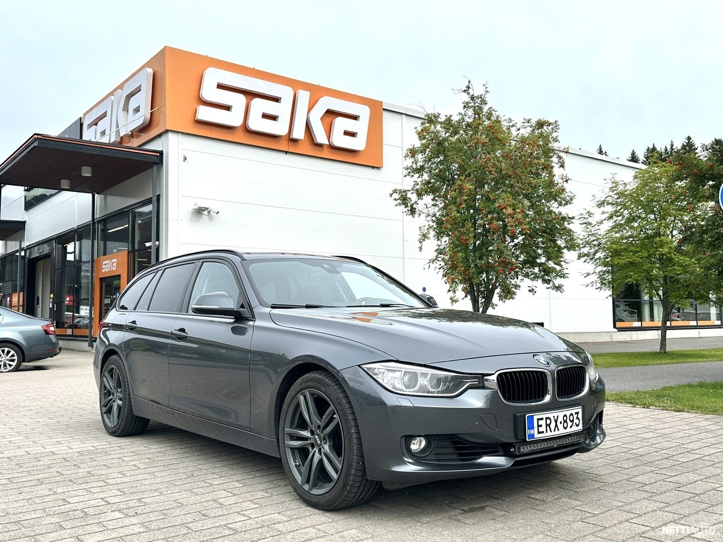 BMW 330