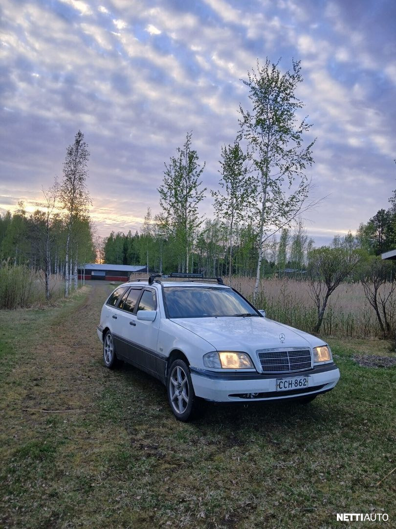 Mercedes-Benz 220