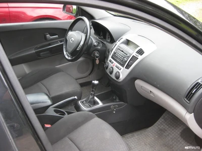 Kia Ceed 2007, photo 7/21