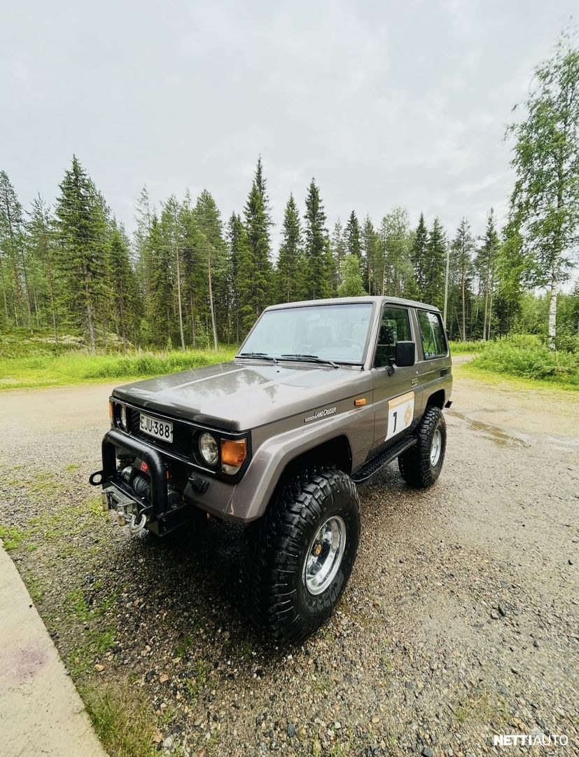 Toyota Land Cruiser
