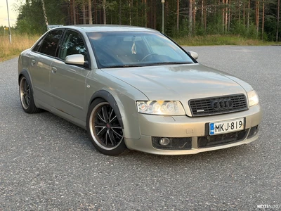 Audi A4 2001, photo 1/7