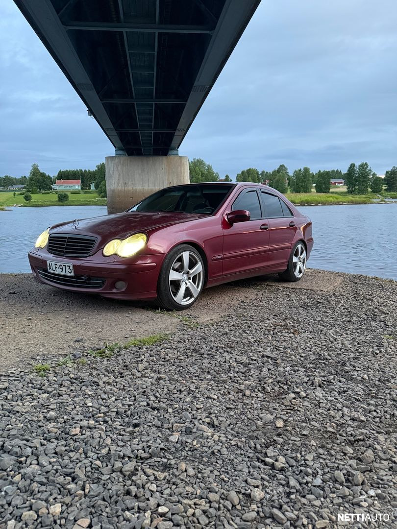 Mercedes-Benz 200