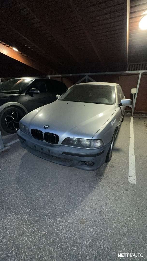 BMW 525
