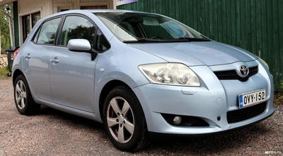 Toyota Auris 1,6 Dual VVT-i Linea Sol 2008, kuva 4/16