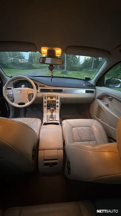 Volvo V70 2,0D Momentum Business 2008, photo 4/10