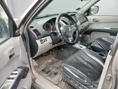 Mitsubishi L200 . 2012, kuva 4/4