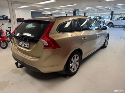 Volvo V60 D3 Kinetic 2011, kuva 3/11