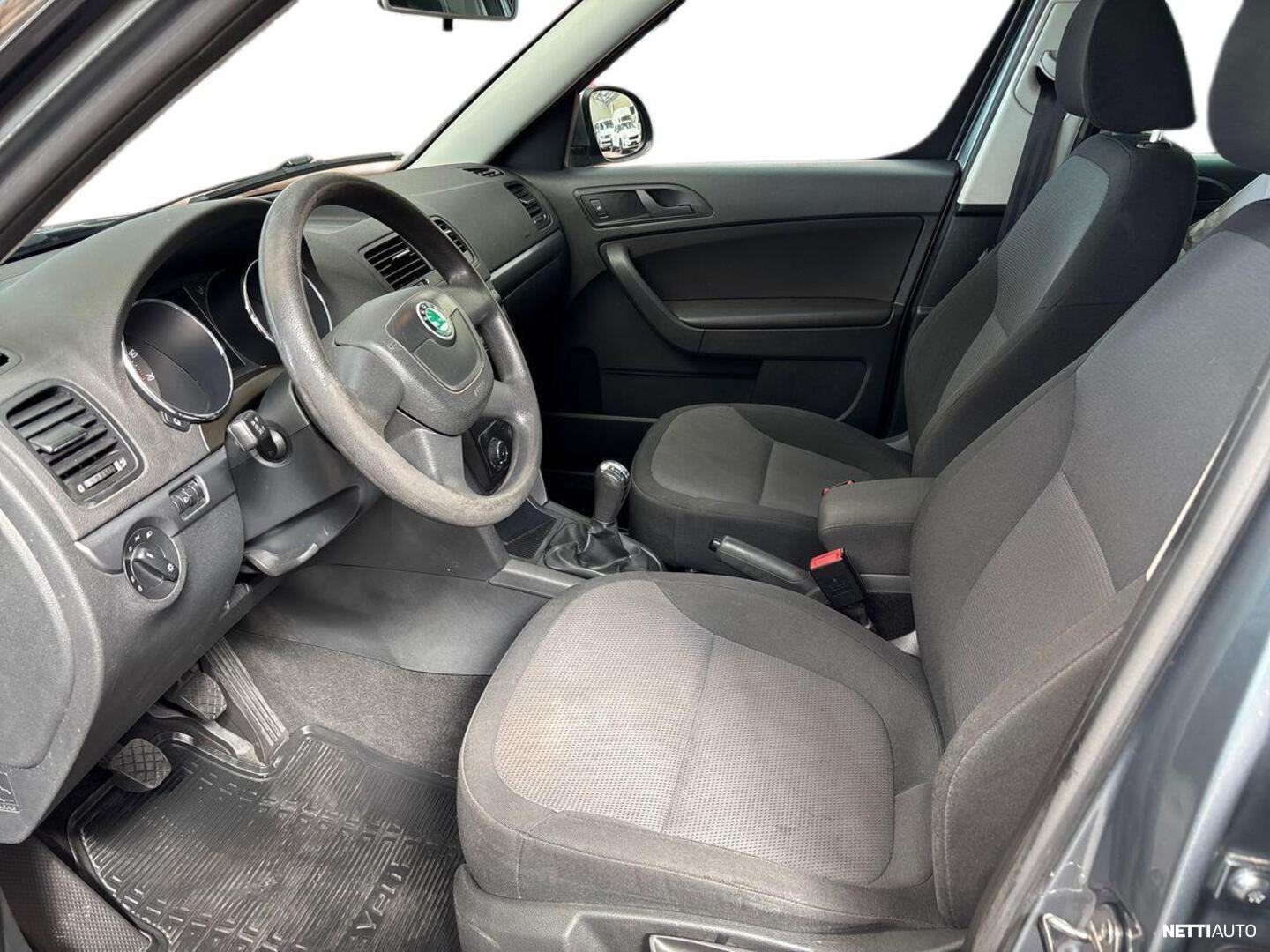 Skoda Yeti 2010, photo 7/29