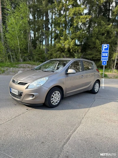 Hyundai i20 2012, photo 1/12