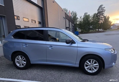 Mitsubishi Outlander PHEV 2013, photo 4/29