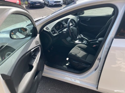 Volvo V40 D2 Kinetic E 2018, photo 6/19