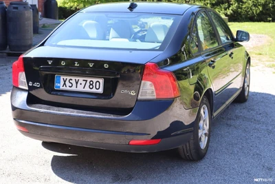 Volvo S40 1,6D DRIVe start/stop man 2011, kuva 5/10