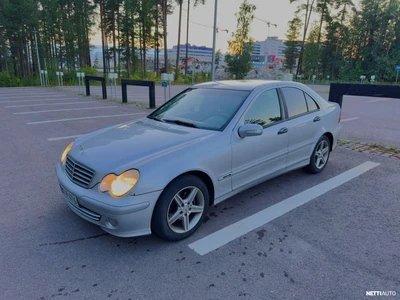 Mercedes-Benz C 2004, photo 7/15
