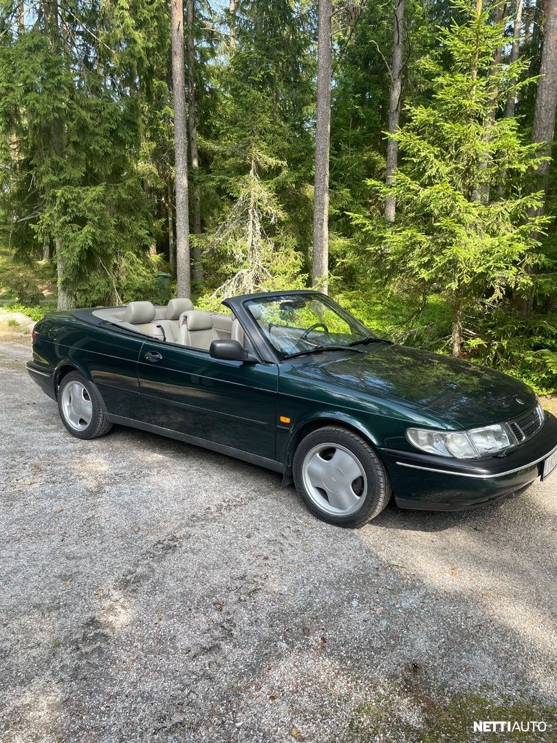 Saab 900