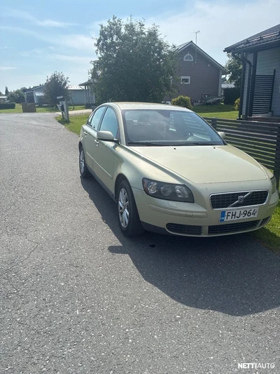 Volvo S40 1,6 (100 hv) man 2006, photo 2/9
