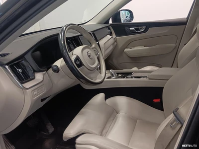 Volvo XC60 2019, photo 3/5